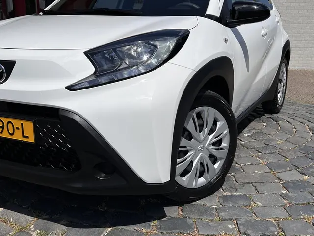 Toyota Aygo X 1.0 VVT-i MT Business 2024 Benzine 18