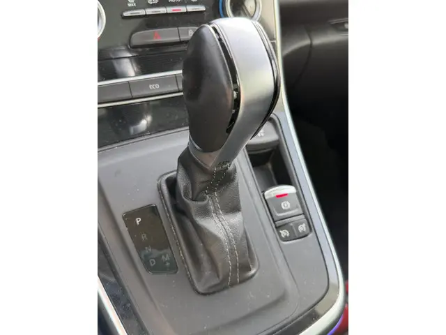 Renault Scénic 1.3 TCe Bose 2018 Benzine 17