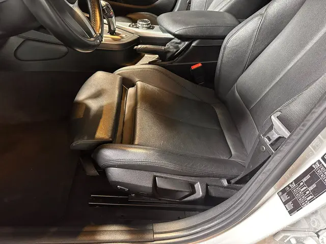 BMW 1 Serie 116i High Executive 2015 Benzine 33