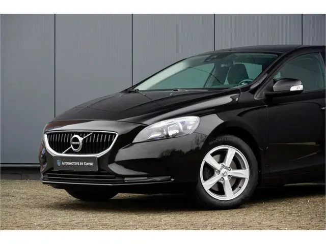 Volvo V40 2.0 T3 153 pk NORDIC BUSINESS 2018 Benzine 22