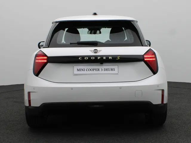 MINI Electric Cooper SE 2025 Elektrisch 5