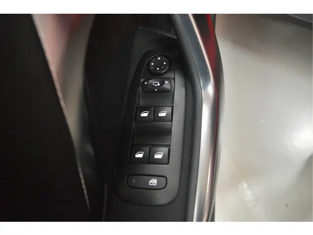 Peugeot 2008 1.2 PureTech Allure 2018 Benzine 13