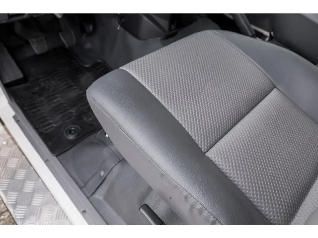 Toyota Land Cruiser 4.0 V6 Tembo Camper 2022 Benzine 36