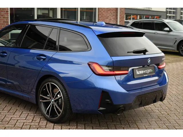 BMW 3 Serie Touring 330e M-Sport 2022 Hybride Benzine 34