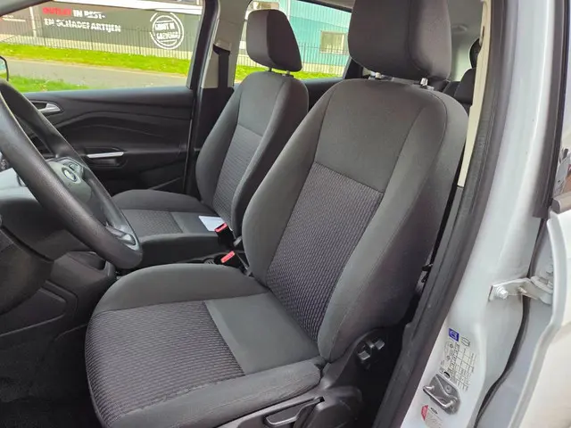 Ford C-MAX 1.0 Nieuwe distributie! Rijklaar 2015 Benzine 3