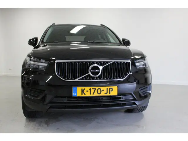 Volvo XC40 1.5 T2 Momentum Core 2021 Benzine 3