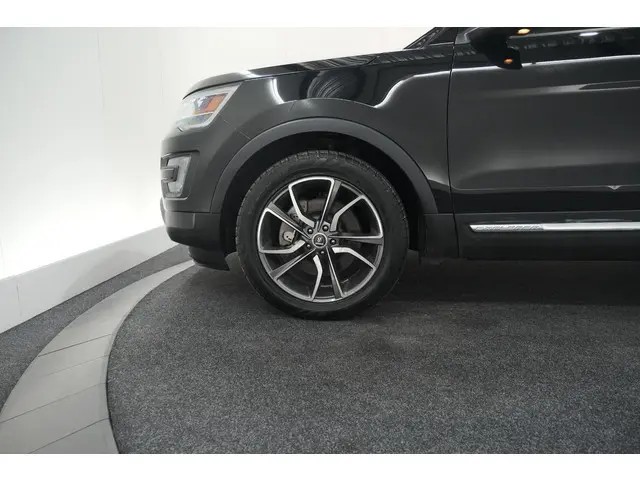 Ford Explorer XLT 2.3 Ecoboost 2019 Benzine 17
