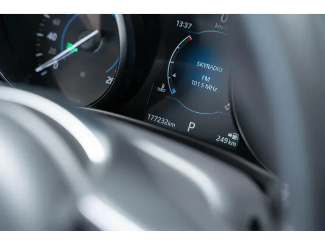 Jaguar XE 2.0 D Pure Leder Panorama 2018 Diesel 26