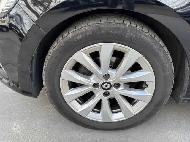 Renault Clio 1.0 TCe 92pk Intens 2022 Benzine 3