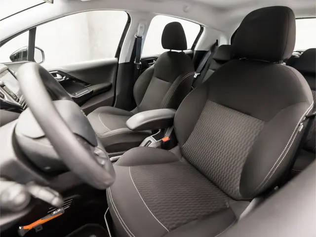 Peugeot 208 1.2 PureTech Sport 2017 Benzine 13
