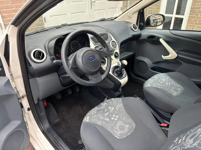 Ford Ka 1.2 Champions Edition start/stop 2013 Benzine 6