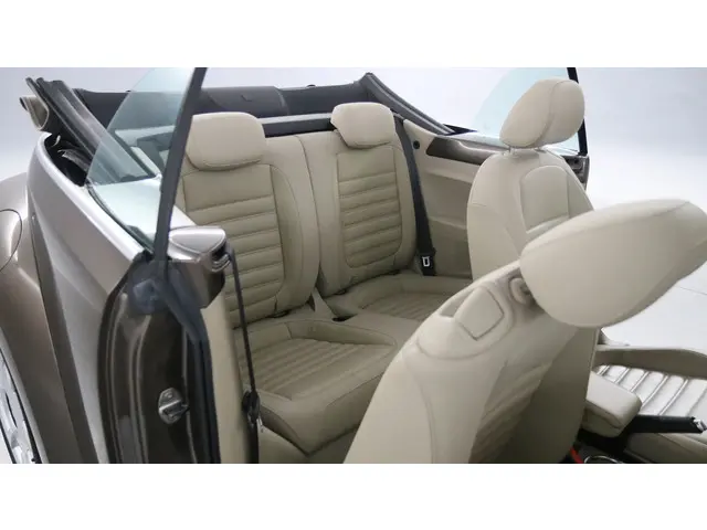 Volkswagen Beetle 2.0 TDI 140pk Design 2013 Diesel 45