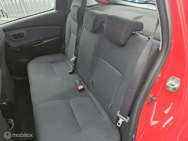 Toyota Yaris 1.0 VVT-i Access camera 2015 Benzine 11