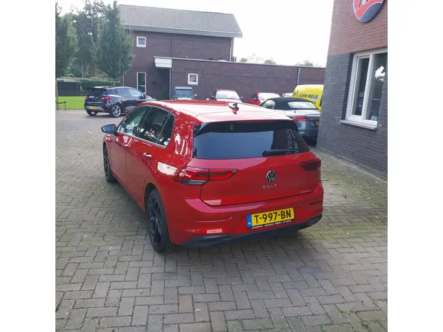 Volkswagen Golf 1.5 TSI Life Business 2022 Benzine 15