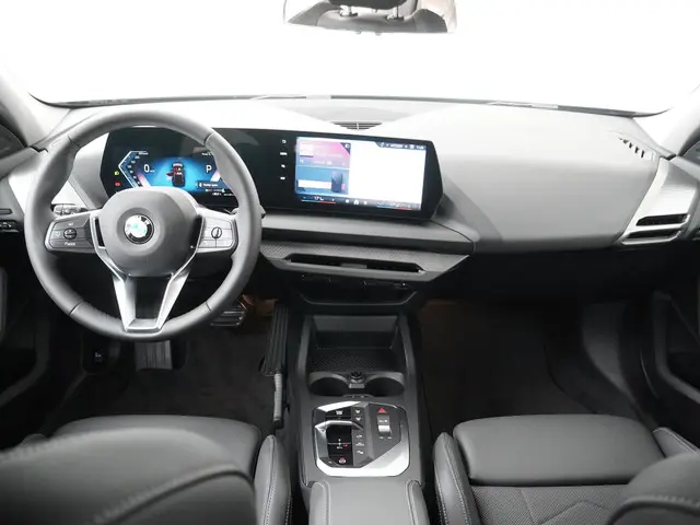 BMW 1 Serie 120 M Sport Design Edition 2025 Benzine 5