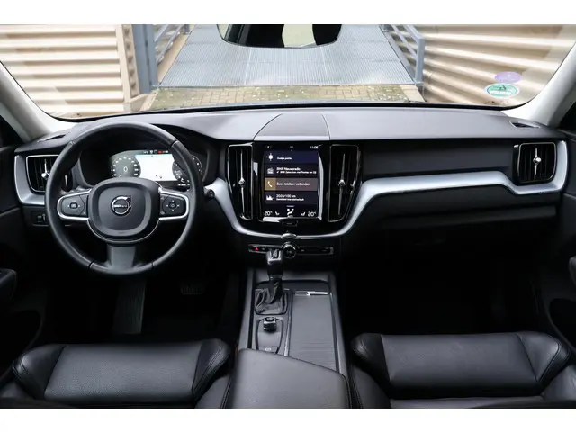 Volvo XC60 T5 Momentum 2019 Benzine 36