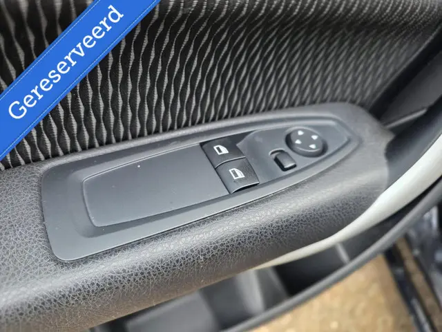 BMW 1 Serie 114i Business Sport Line 2013 Benzine 18