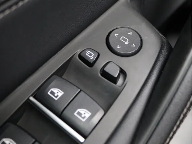 BMW 5 Serie 520i M-Sport High Executive 2021 Benzine 37