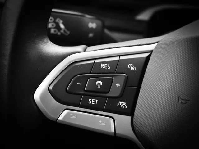 Volkswagen Polo 1.0TSI/95PK Life 2023 Benzine 12