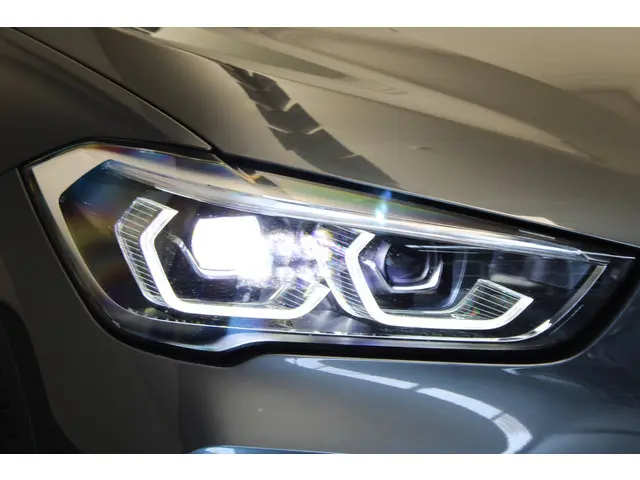 BMW X1 sDrive18i Business Edition 2022 Benzine 18
