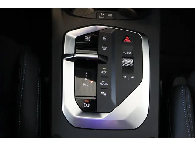 BMW 1 Serie 120 2025 Benzine 21