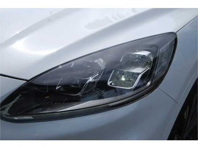 Ford Kuga 2.5 PHEV ST-Line X 225PK 2022 Hybride Benzine 18