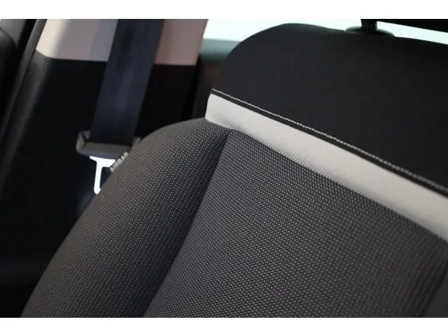 Citroën C3 Aircross PT 110 Shine 2020 Benzine 37