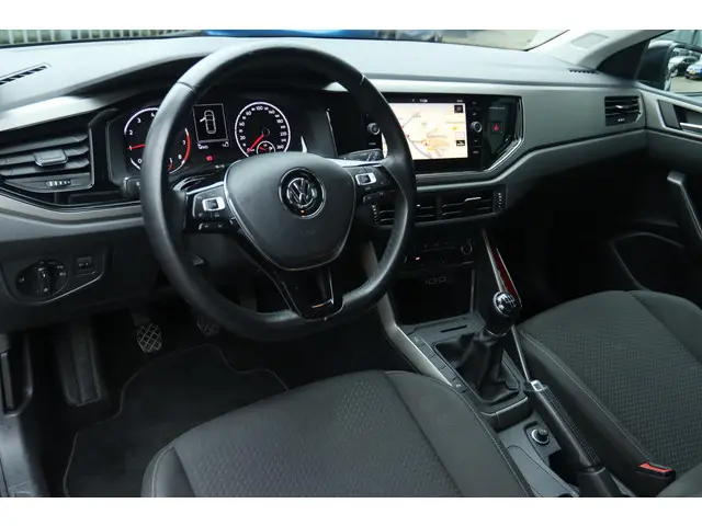 Volkswagen Polo 1.0 TSI COMFORTLINE 2017 Benzine 16