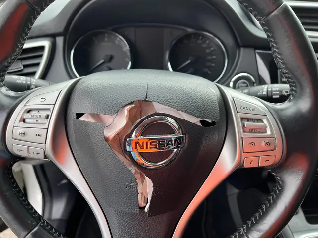 Nissan QASHQAI 1.2 Tekna - Front Schade - BPM 2014 Benzine 24