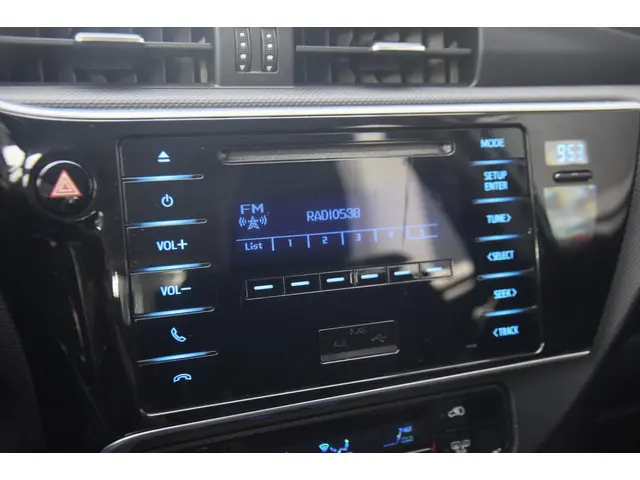 Toyota Auris 1.3 Comfort + TREKHAAK 2016 Benzine 13
