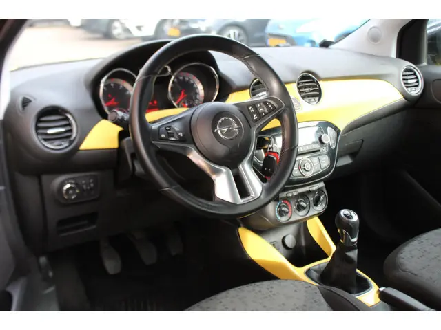 Opel ADAM 1.2 2015 Benzine 21
