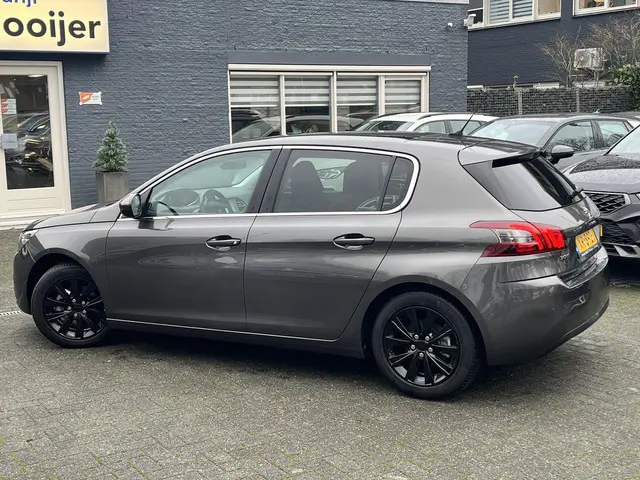 Peugeot 308 1.2 PureTech Allure 2019 Benzine 6