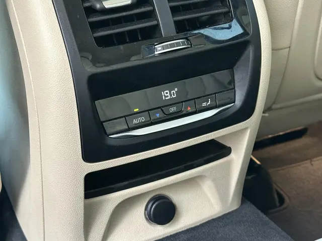 BMW X3 xDrive20i High Executive 2018 Benzine 54