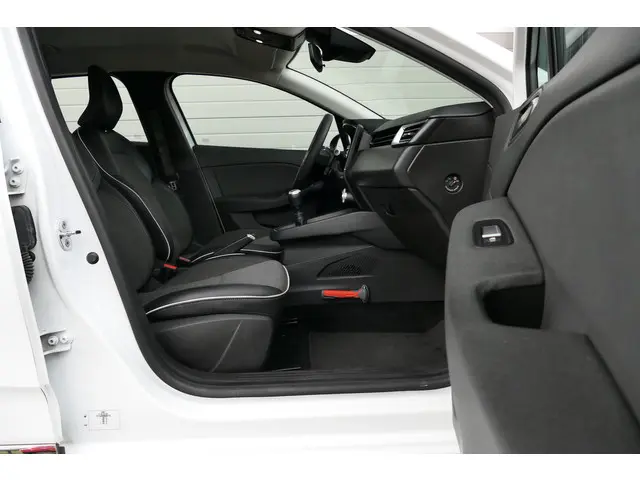 Renault Clio 1.0 TCe Intens 2020 Benzine 32