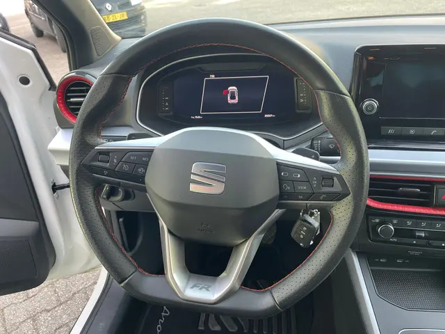 SEAT Arona 1.0 TSI FR Business Connect 2024 Benzine 9