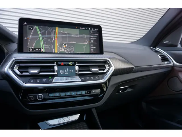 BMW iX3 80 kWh 2023 Elektrisch 11