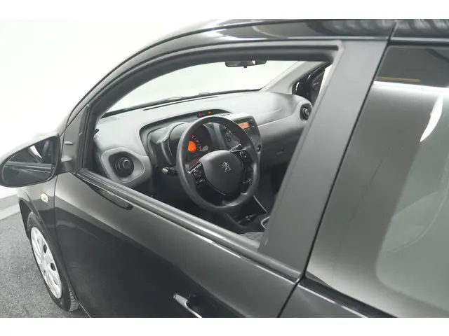 Peugeot 108 1.0 e-VTi Active 2021 Benzine 25