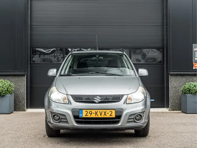 Suzuki SX4 1.6 Exclusive 2010 Benzine 3