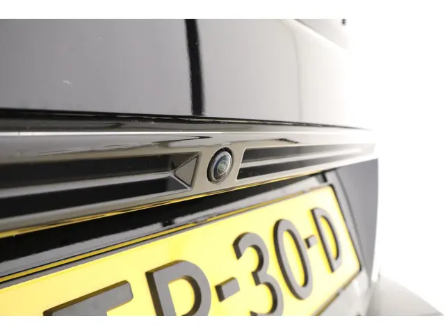 Peugeot 2008 1.2 Hybrid 145 Allure 2025 Hybride Benzine 3