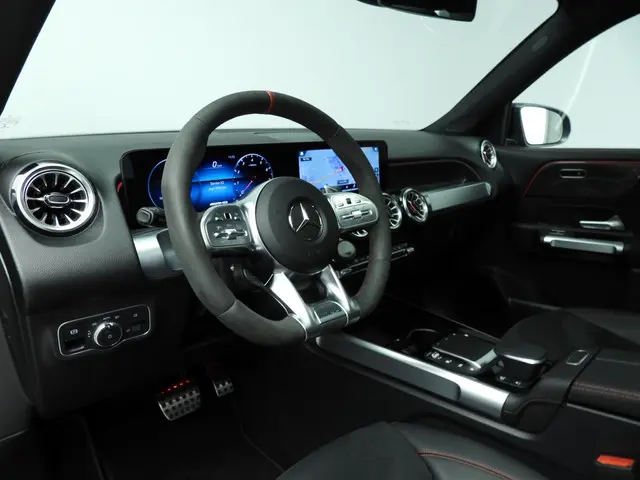 Mercedes-Benz GLB AMG 35 4MATIC 2022 Benzine 6