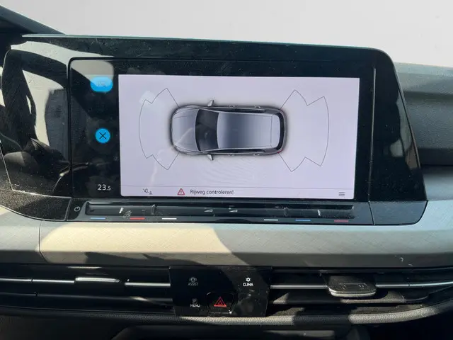 Volkswagen Golf 1.0 TSI Life 2023 Benzine 9