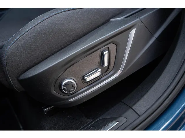 Lynk & Co 01 1.5 2021 Hybride Benzine 32