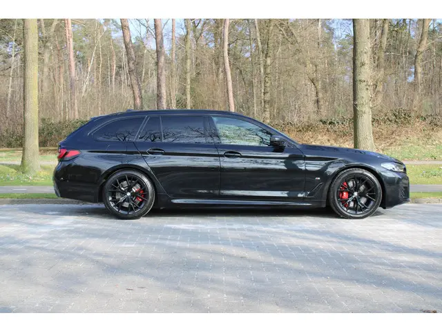 BMW 5 Serie Touring 540i xDrive Touring 2022 Benzine 6
