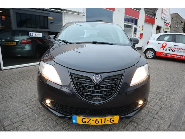 Lancia Ypsilon 0.9 TwinAir ELEFANTINO PLUS 2015 Benzine 22