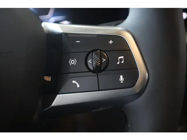 BMW iX2 xDrive30 2025 Elektrisch 18