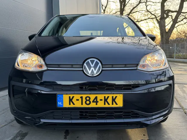 Volkswagen up! 1.0 BMT 60pk move up! 2021 Benzine 4