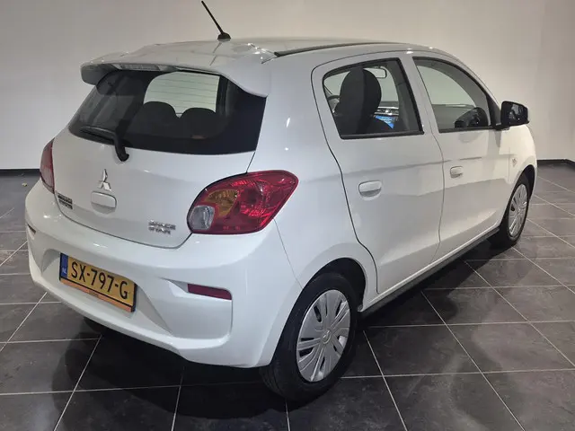 Mitsubishi Space Star 2