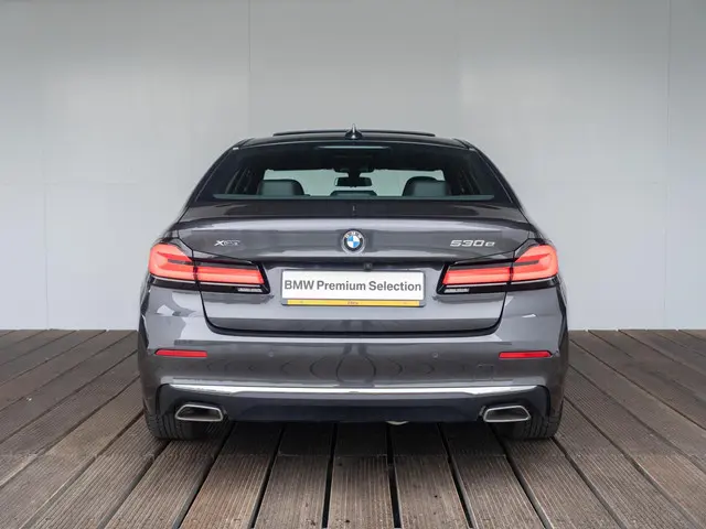 BMW 5 Serie Sedan 530e xDrive 2021 Hybride Benzine 5