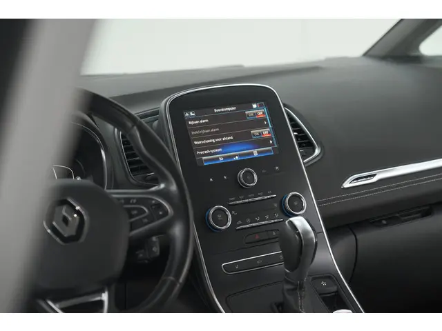 Renault Grand Scénic TCe 140 EDC Intens 2021 Benzine 63