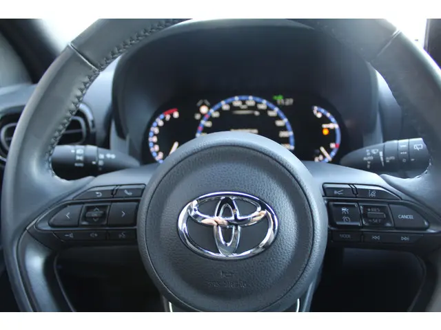Toyota Yaris Cross 2